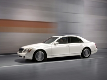 Maybach 57S in shining white mother-of-pearl finish 2006 01